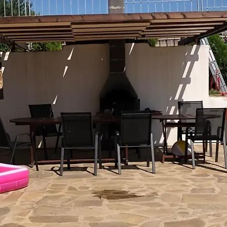 Villa Rocky * سوزوبول